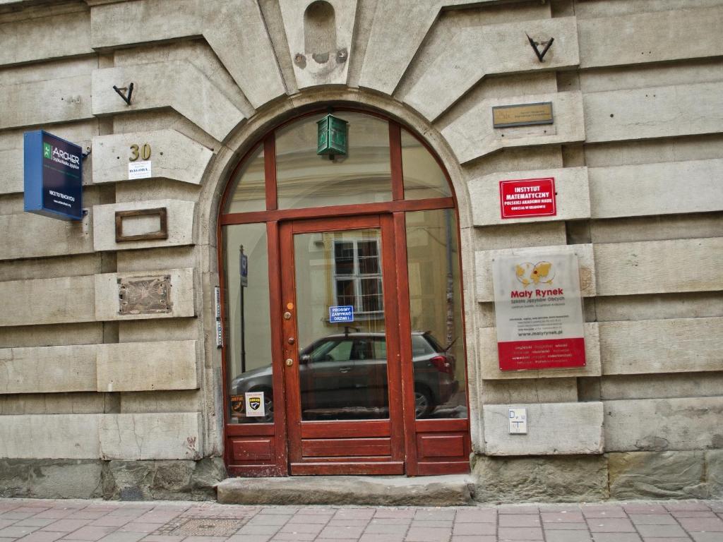 Tramp Aparthostel Cracóvia Exterior foto